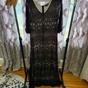 Miusol Black Geometric Lace Maxi Dress
